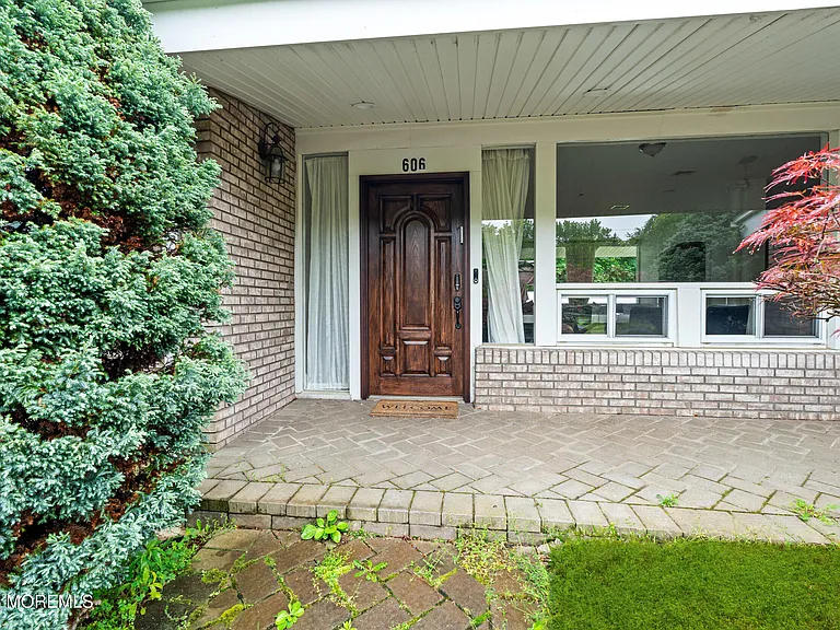 606 Deal Rd — Photo 4