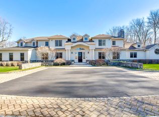6 Harriman Dr, Sands Point, NY 11050