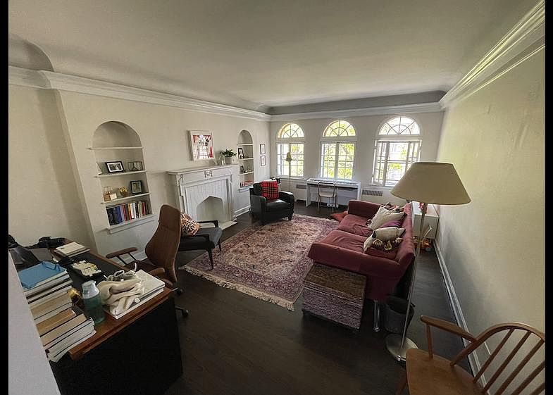 1st image of 2619 W Glenlake Ave #4D