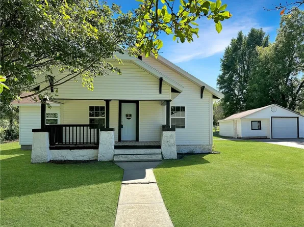 200 W Rogers St, Lincoln, AR 72744
