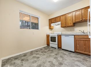 6 Shepherd Ln #D, Chapel Hill, NC 27514