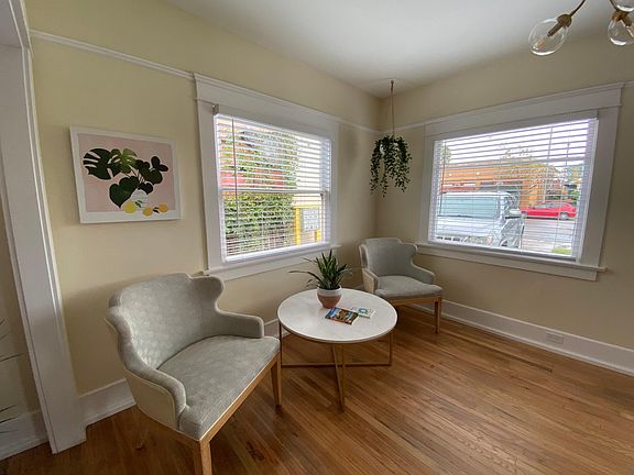 5th image of 3027 Juniper St