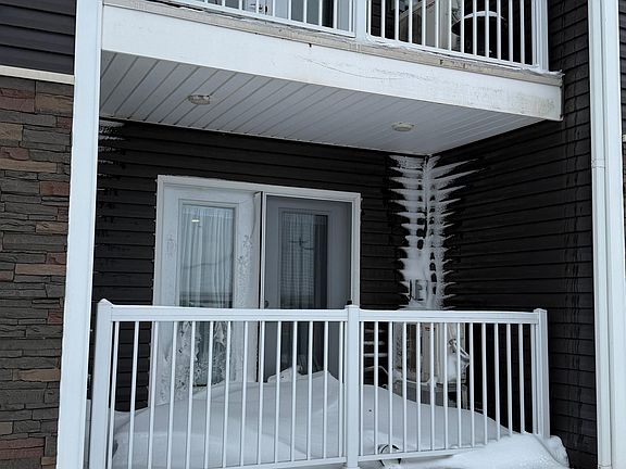2nd image of 29 Stratford Rd #101