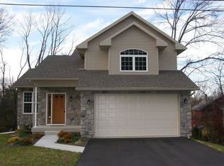 1211 S 10th St, Emmaus, PA 18049