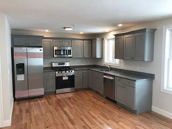 3rd image of 27 Orchard St #A