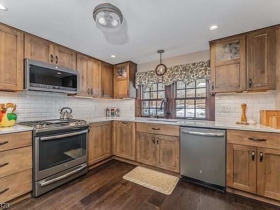 5th image of 63 Sanatorium Rd