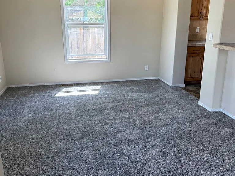 125 E Menefee St — Photo 19
