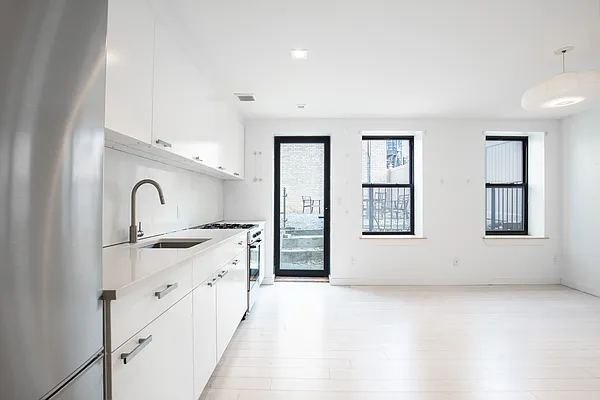 Rented by Nooklyn NYC LLC | media 30