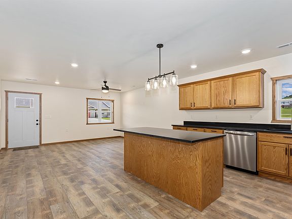 4th image of 619 Salsbery Ct #2