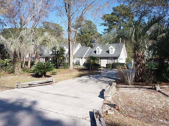 2nd image of 1090 Riverdale Dr