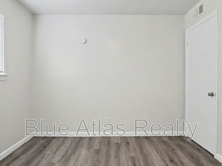 411 E Polk St #1 — Photo 12