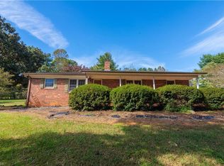 190 Lakeview Dr, State Road, NC 28676