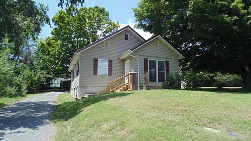 706 N Burns Rd Photo 1