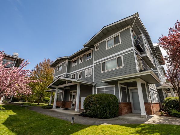 4779 Lynwood Center Rd NE #4765-2E