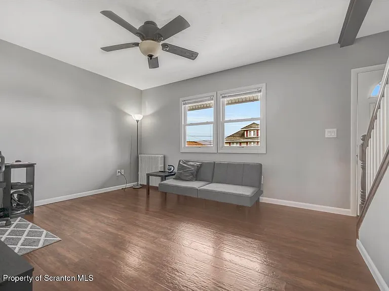 2725 Cedar Ave — Photo 24