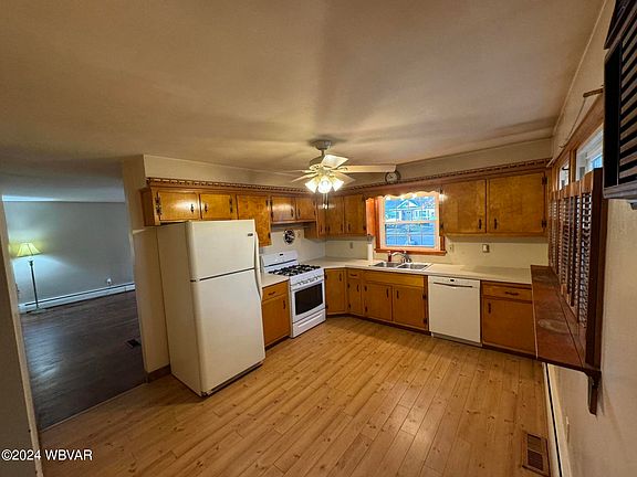 5th image of 1202 Spruce St