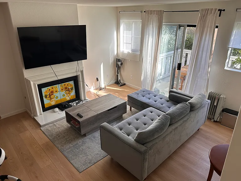 2224 Duane St #5 — Photo 3