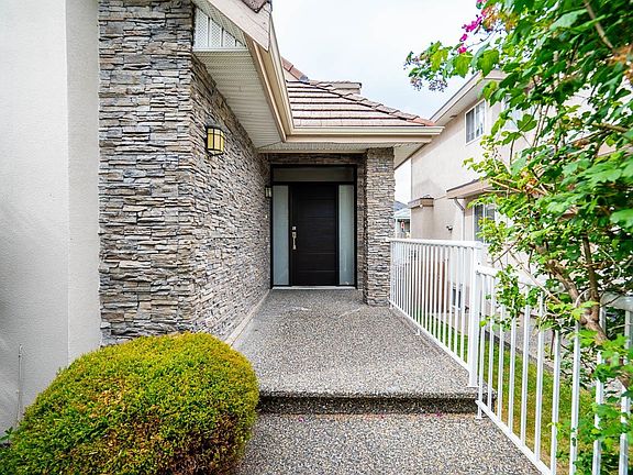 4th image of 16995 104a Ave