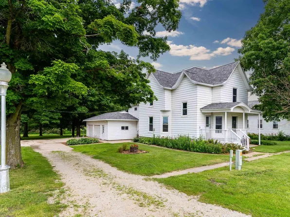 2026 Larrabee Ave, Waverly, IA 50677