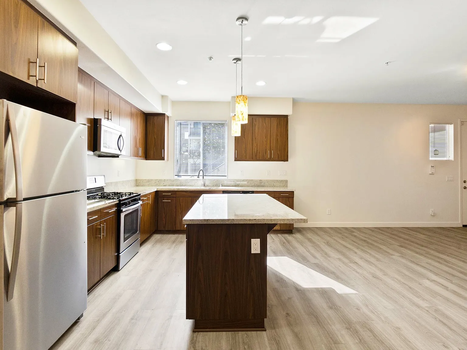 LuxLiv Apartments — Photo 3