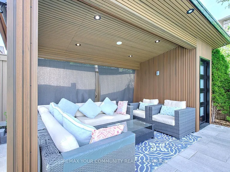 16 Muret Cres — Photo 42