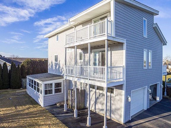 4th image of 56 White Swan Dr