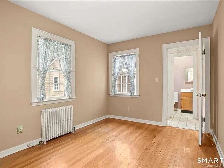 501 Lambert Rd — Photo 14