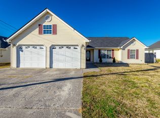 713 Colony Cir, Fort Oglethorpe, GA 30742