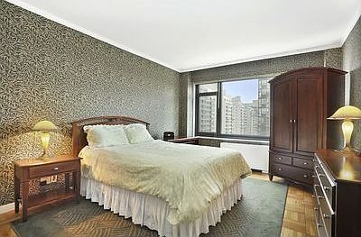 4th image of 160 E 65th St APT 14F