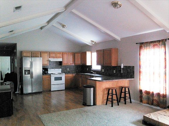 5th image of 266 E Linden St