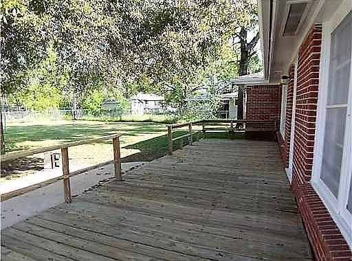 5th image of 301 Francis Dr