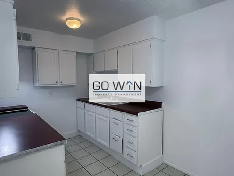 68 W Southern Ave — Photo 10