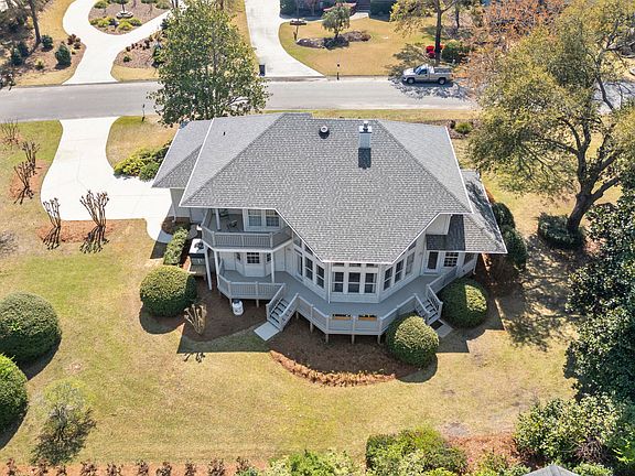 3rd image of 1601 Southeast Harbor Drive
