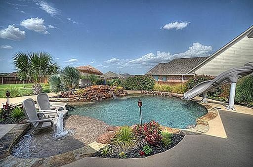 2nd image of 8211 Glenwick Dr