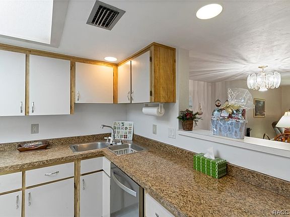 5th image of 741 E Hartford St APT 3B