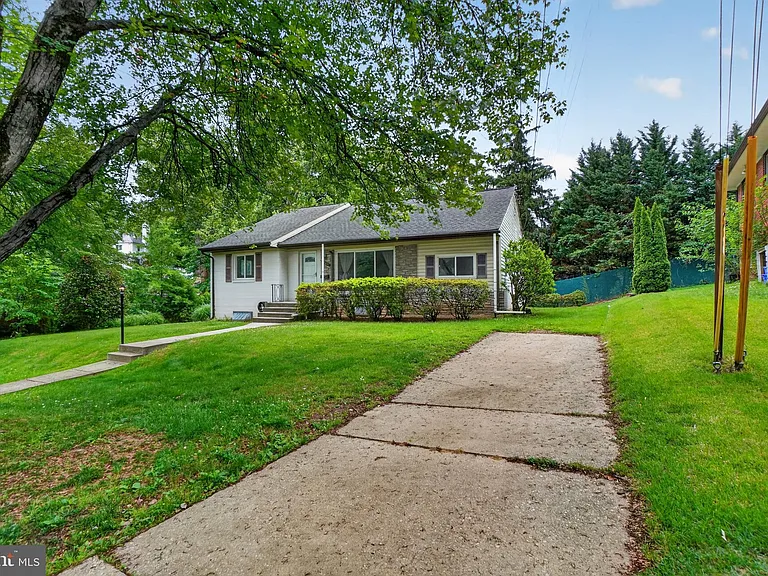 9211 E Parkhill Dr — Photo 18