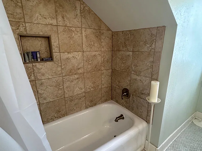 12 E Earle St #A — Photo 19