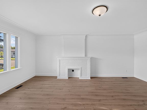 4th image of 12306 95th St NW