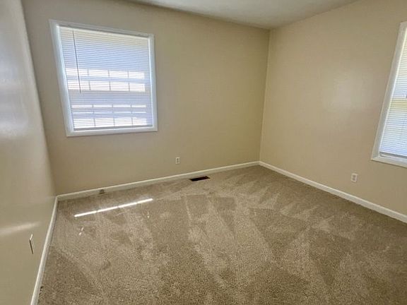 5th image of 758 Forest Cir