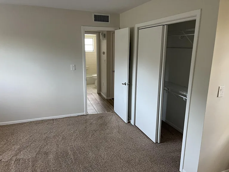 7029 Hibiscus Ave S #4 — Photo 15