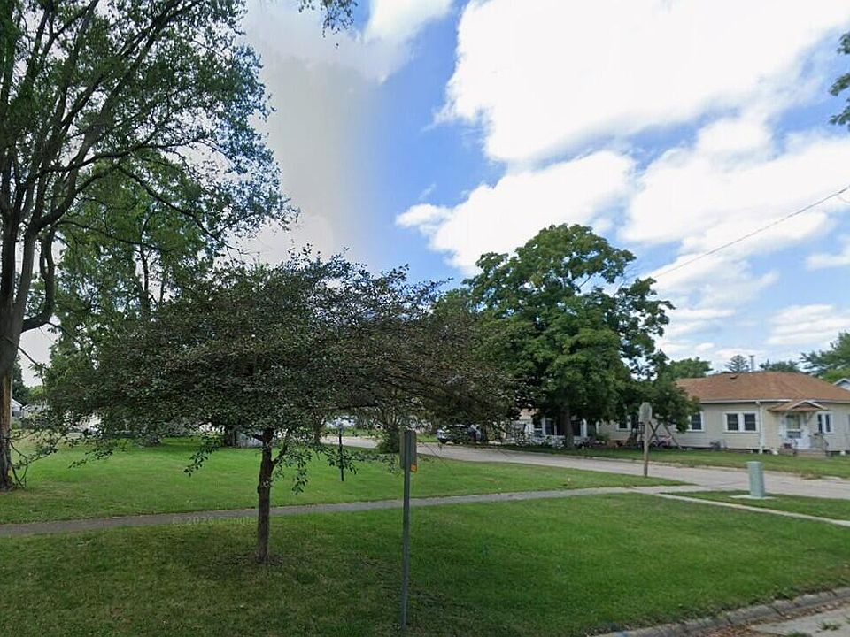 2nd image of 1627 Tama St