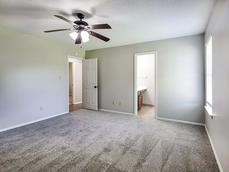 2545 Waverly Dr — Photo 11