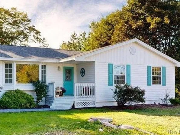 25 McCarron Dr, Quispamsis, NB E2E 4N6