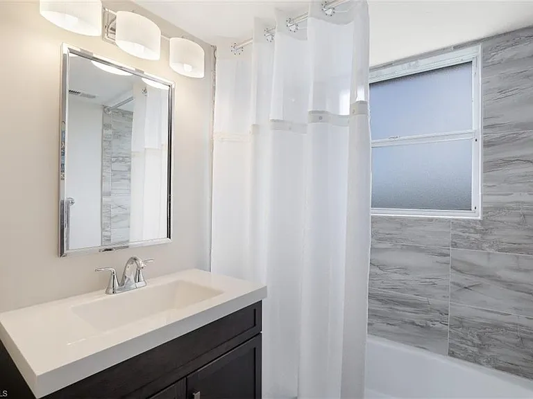 5501 Heron Point Dr #501 — Photo 16
