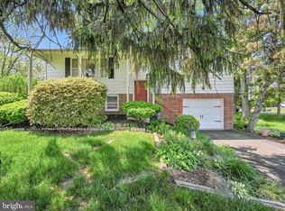 1150 Rohrerstown Rd, Lancaster, PA 17601