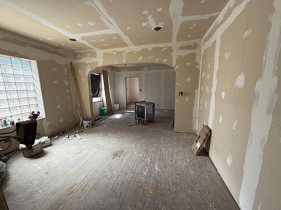 3rd image of 434 Pierce St