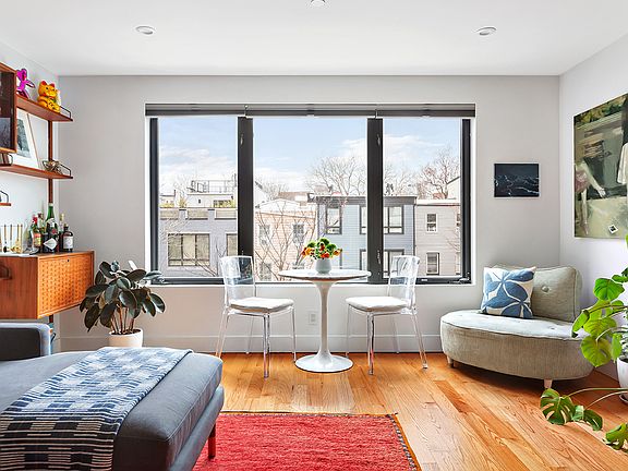 2nd image of 39 Madison St #3B