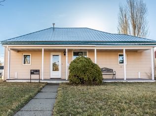 916 Pennsylvania St, Chinook, MT 59523