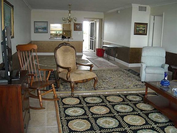 4th image of 3051 NE 48th St APT 502