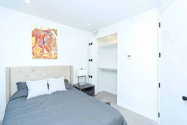 Rented by Blue Egg Realty Corp | media 28